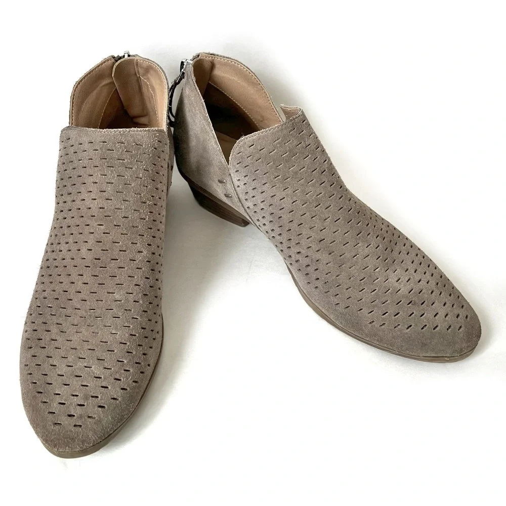 REACTION KENNETH COLE REACTION SIDE WAY PERFORATED SUEDE ANKKE BOOTS TAU…